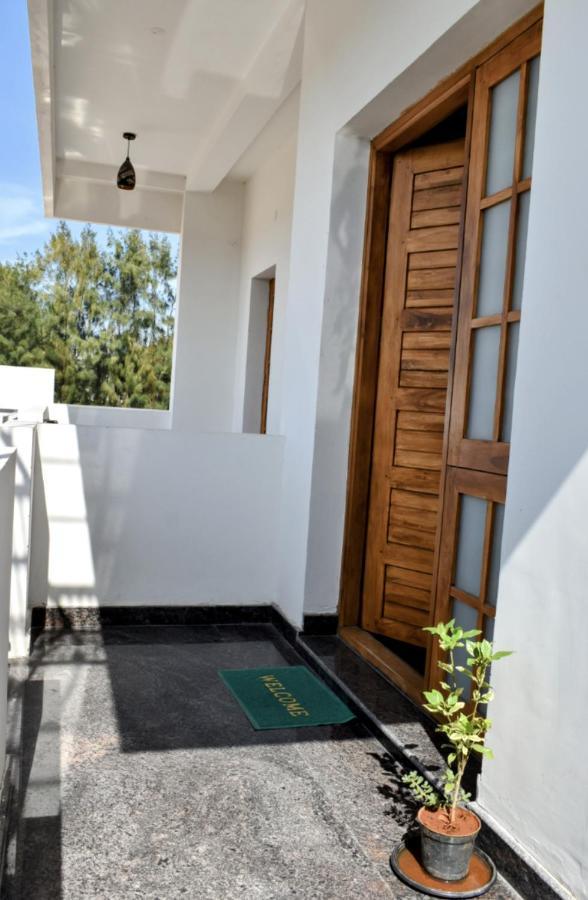 Dkv Beach View Bahur Экстерьер фото